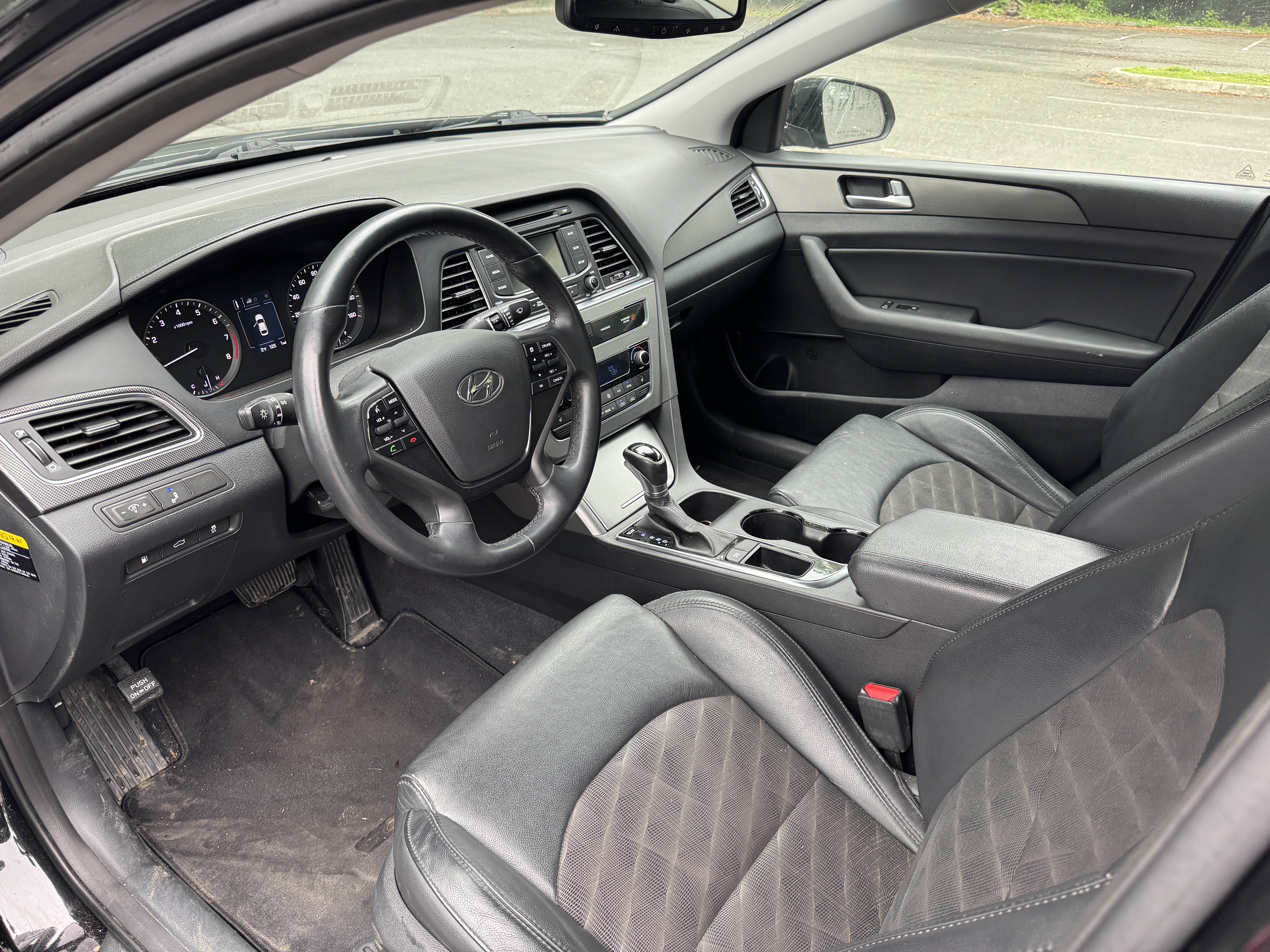 Used 2015 Hyundai Sonata Sport w/ Option Group 03 FWD image 10