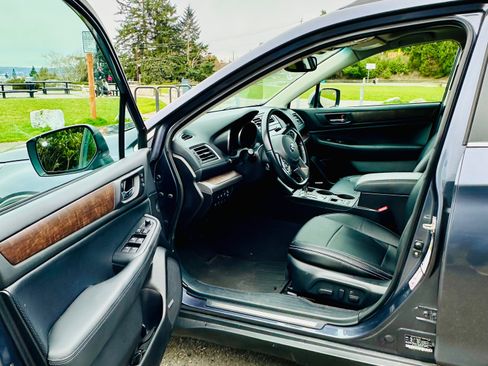 Used 2016 Subaru Outback 3.6R Limited image 11