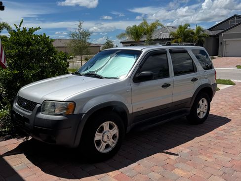 Used 2002 Ford Escape XLT AWD/4WD image 1