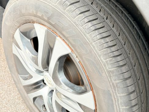 Used 2016 Toyota RAV4 LE image 25