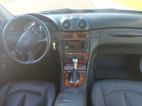 Used 2005 Mercedes-Benz CLK 320 Coupe image 26