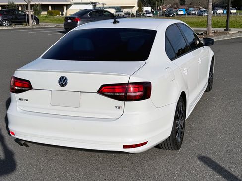Used 2016 Volkswagen Jetta Sport w/ Lighting Package image 6