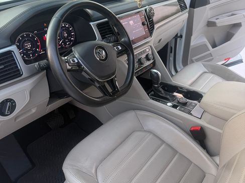 Used 2018 Volkswagen Atlas SEL Premium AWD/4WD image 4