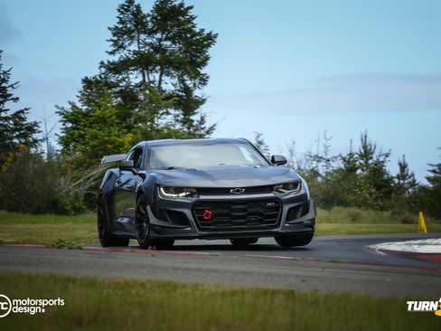 Used 2021 Chevrolet Camaro ZL1 RWD image 1