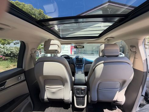 Used 2016 Lincoln MKX Reserve w/ Luxury Package AWD/4WD image 10