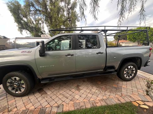 Used 2024 Chevrolet Silverado 2500 Custom w/ Custom Value Package image 1