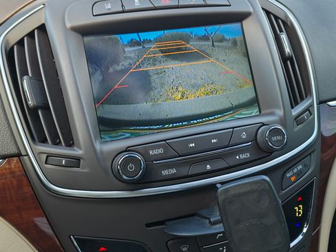 Used 2014 Buick Regal Premium w/ Driver Confidence Package #2 image 11