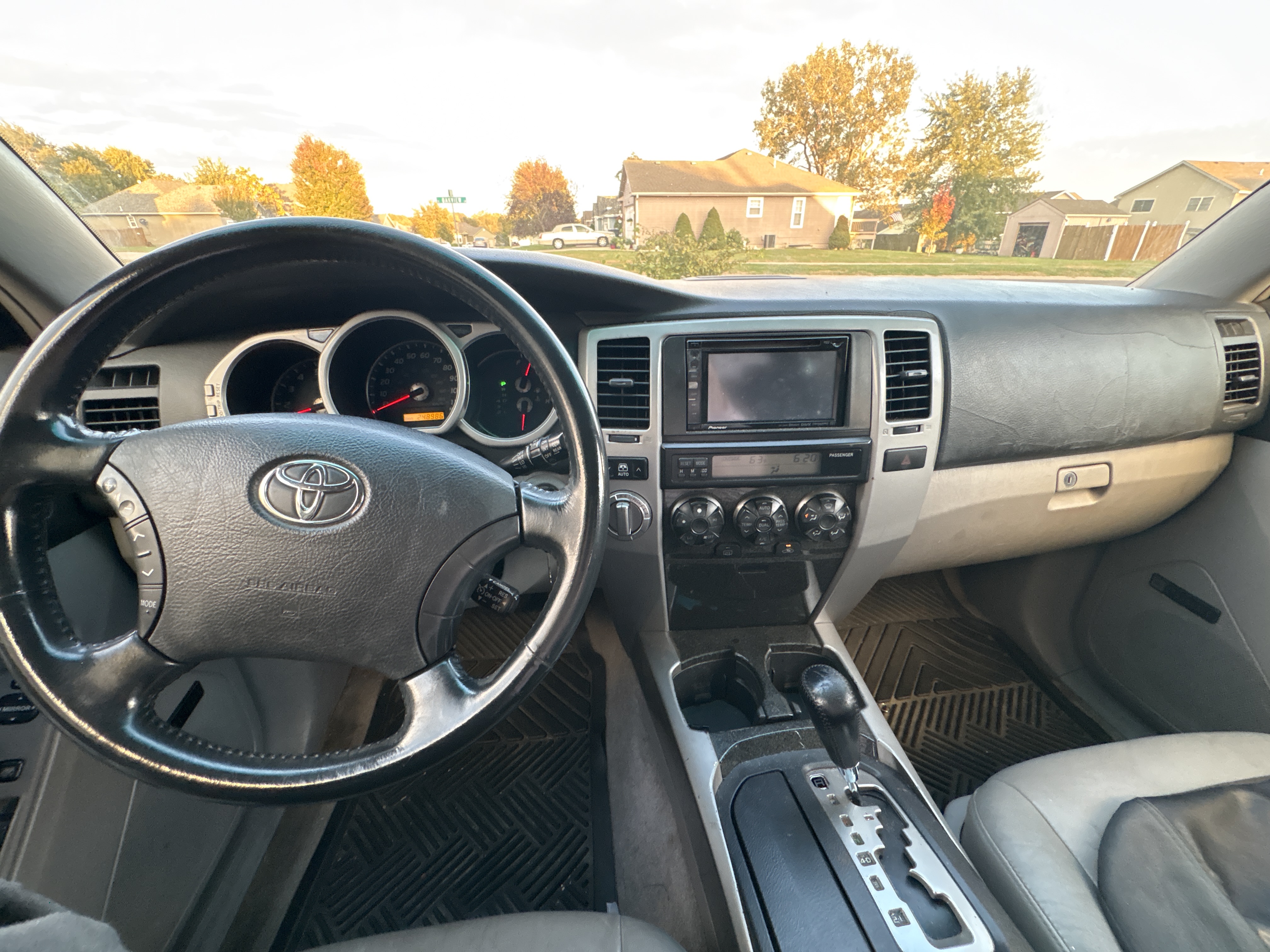 Used 2003 Toyota 4Runner Limited AWD/4WD image 9