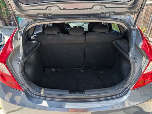 Used 2013 Hyundai Accent GS image 9