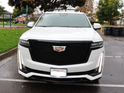 Used 2021 Cadillac Escalade ESV Sport Platinum image 2