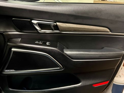 Used 2022 Kia Telluride SX w/ SX Prestige Package image 11