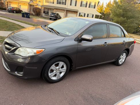 Used 2011 Toyota Corolla LE image 5