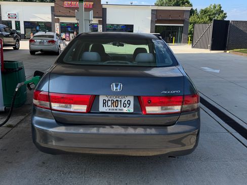 Used 2004 Honda Accord EX image 10