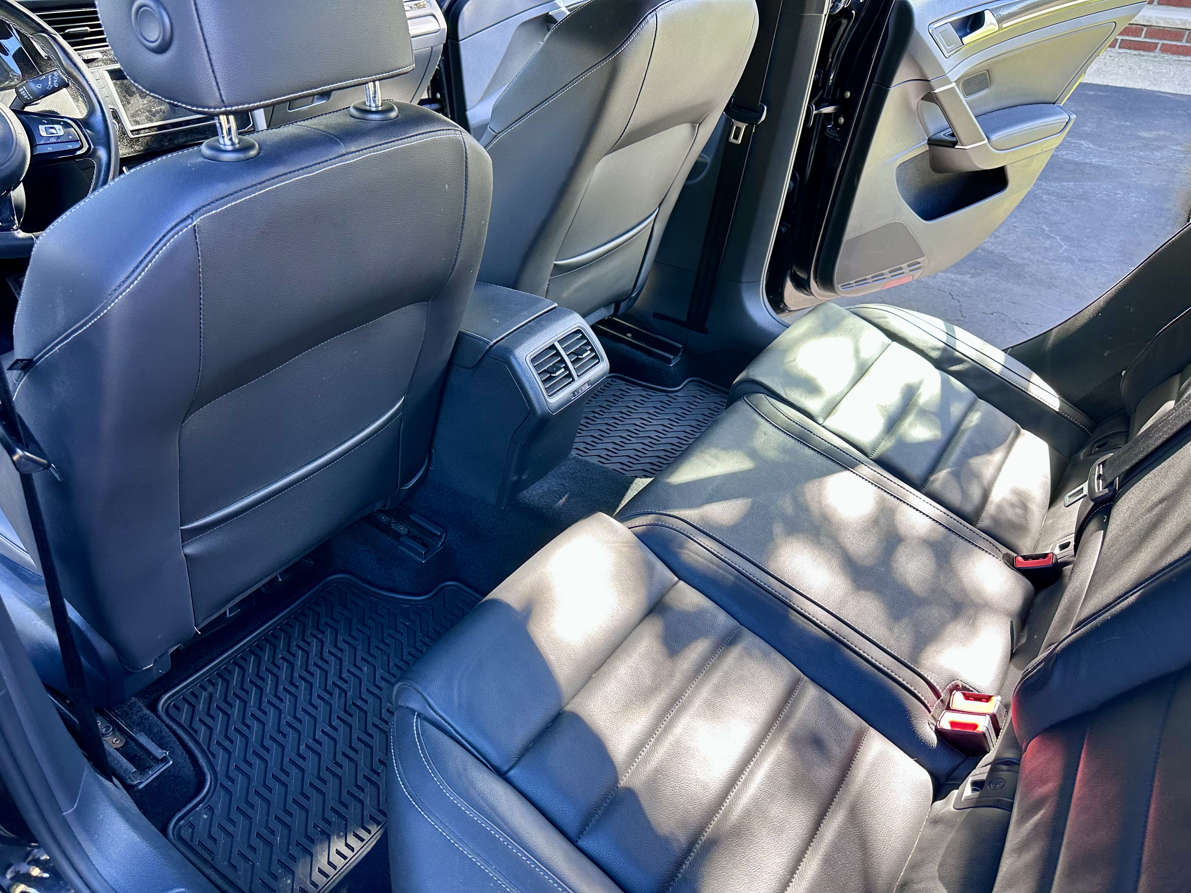 Used 2017 Volkswagen Golf 4-Door AWD/4WD image 11