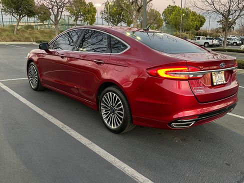 Used 2017 Ford Fusion SE w/ Fusion SE Technology Package image 6