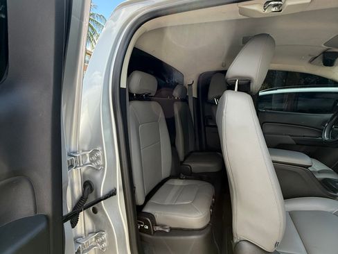 Used 2020 Chevrolet Colorado W/T w/ Custom Special Edition image 17