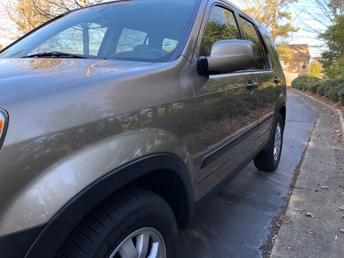 Used 2005 Honda CR-V EX image 8