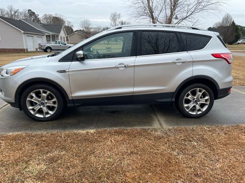 Used 2015 Ford Escape Titanium image 2