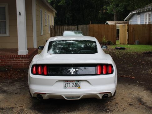 Used 2015 Ford Mustang Coupe image 6