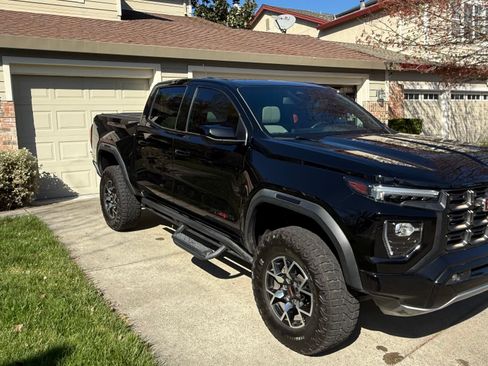 Used 2023 GMC Canyon AT4X image 8