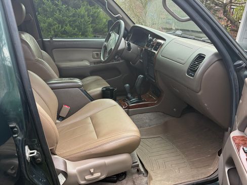 Used 1999 Toyota 4Runner Limited AWD/4WD image 10