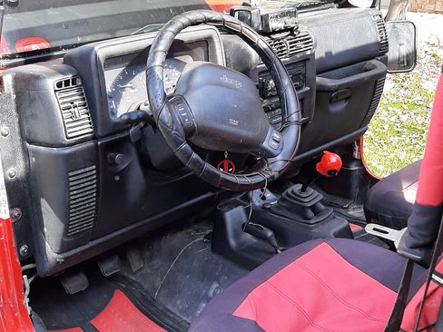 Used 1998 Jeep Wrangler Sport image 9