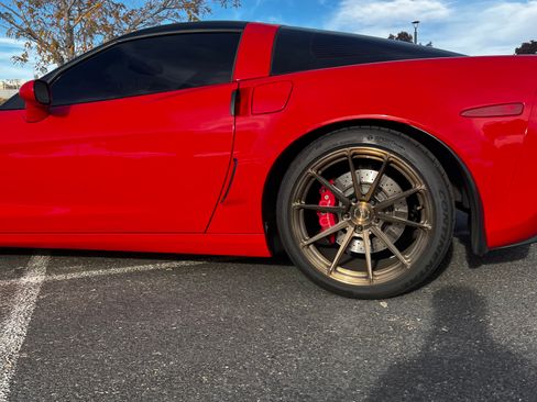 Used 2006 Chevrolet Corvette Z06 w/ Preferred Equipment Group image 9