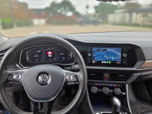 Used 2021 Volkswagen Jetta SEL Premium image 13