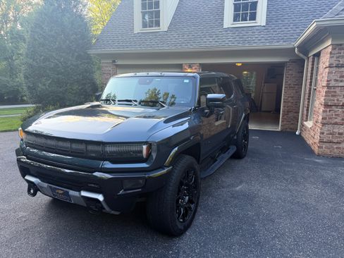 Used 2025 GMC Hummer EV 3X w/ LPO, Dark Essentials Package AWD/4WD image 5