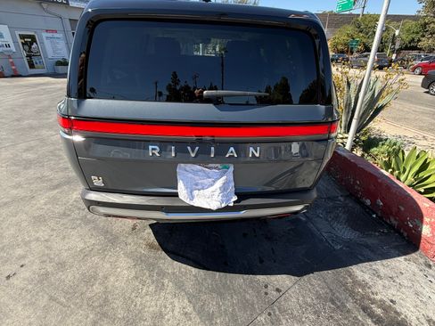 Used 2024 Rivian R1S Adventure AWD/4WD image 1