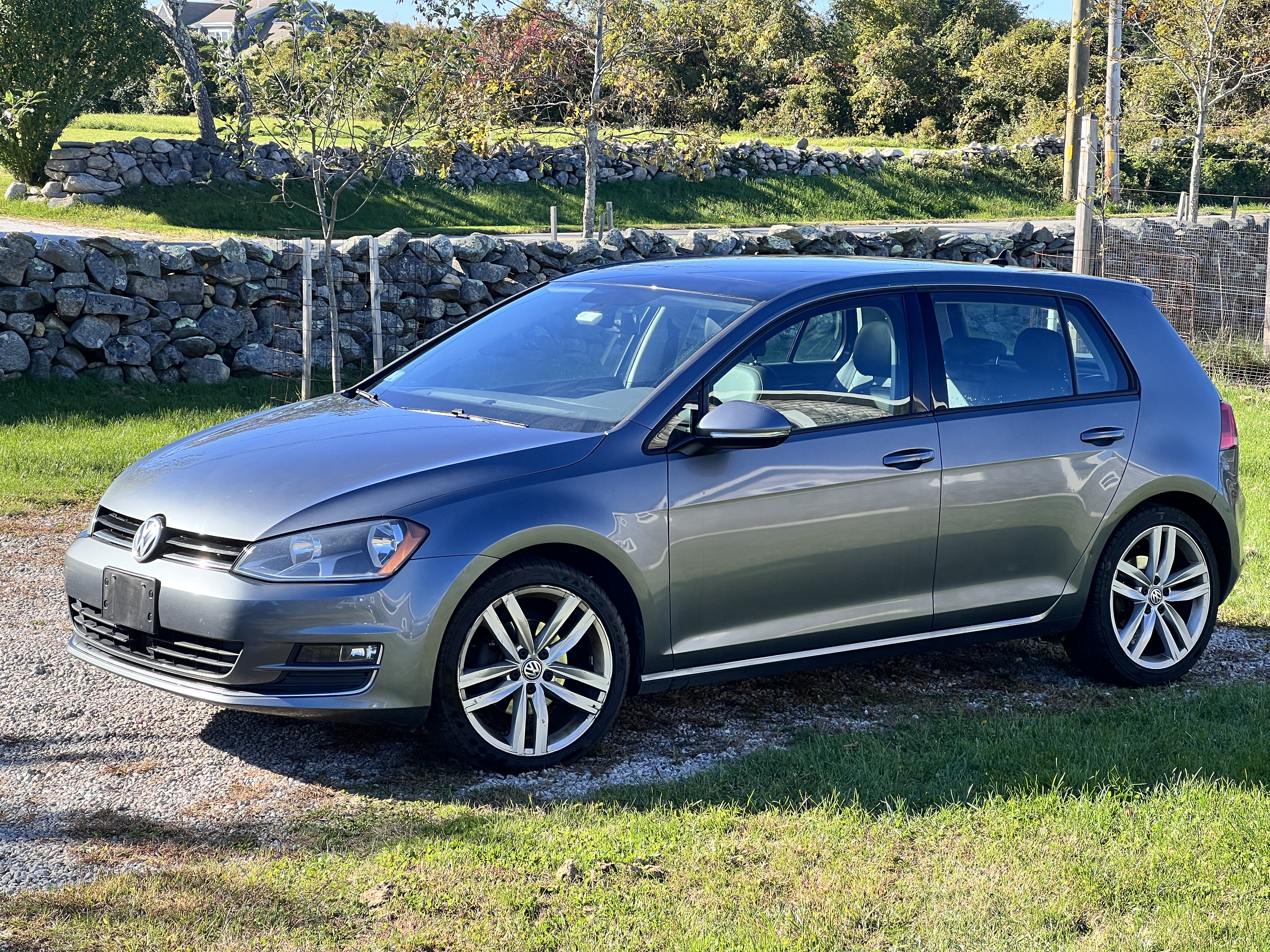 Used 2017 Volkswagen Golf SEL FWD image 1