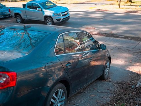 Used 2005 Volkswagen Jetta 2.5 image 4