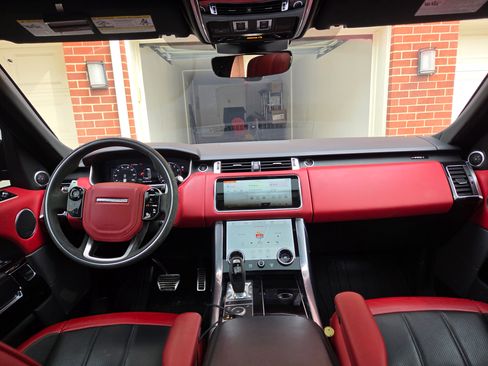 Used 2021 Land Rover Range Rover Sport HST image 9