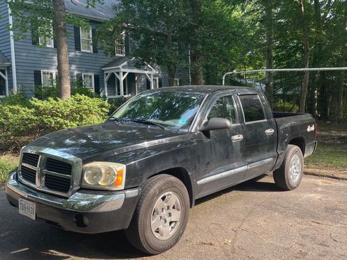 Used 2005 Dodge Dakota Laramie AWD/4WD image 19
