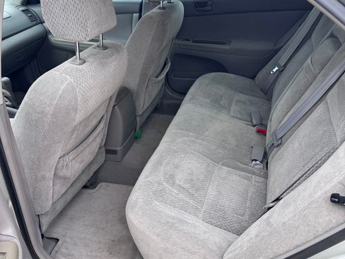 Used 2004 Toyota Camry LE image 7