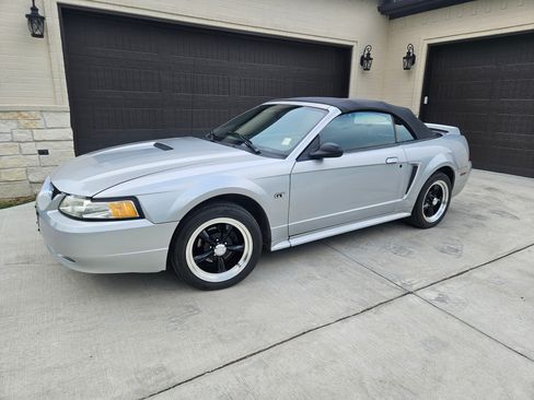 Used 2000 Ford Mustang GT image 1