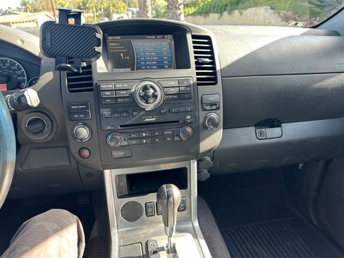 Used 2012 Nissan Pathfinder Silver image 9