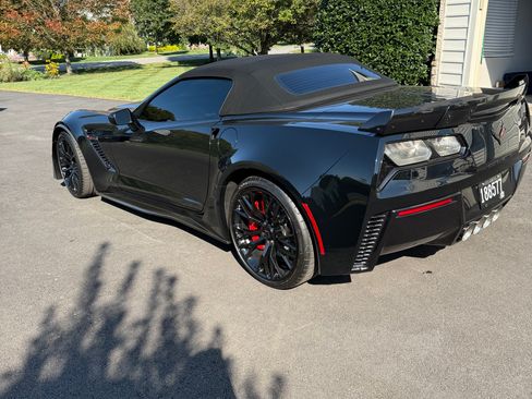 Used 2016 Chevrolet Corvette Z06 w/ 3LZ Preferred Equipment Group RWD image 8