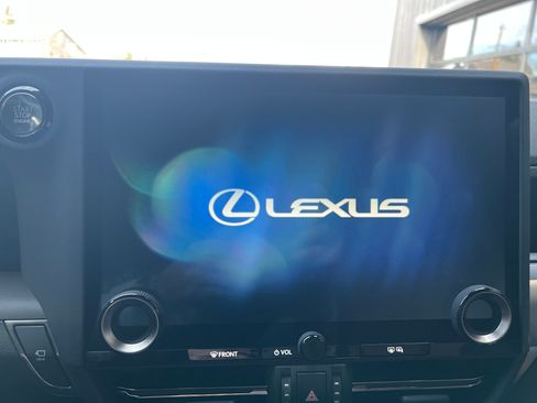 Used 2025 Lexus GX 550 image 6