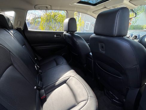 Used 2011 Nissan Rogue SV w/ SL Pkg image 9