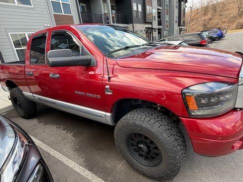 Used 2006 Dodge Ram 2500 Truck Laramie AWD/4WD image 5