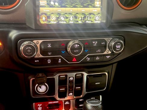 Used 2021 Jeep Gladiator Mojave AWD/4WD image 4