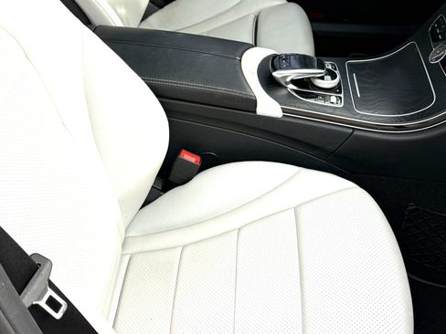 Used 2016 Mercedes-Benz C 300 Sedan image 5