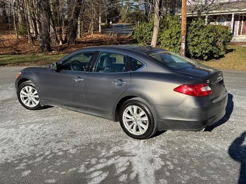 Used 2011 INFINITI M37 x w/ Premium Pkg image 2