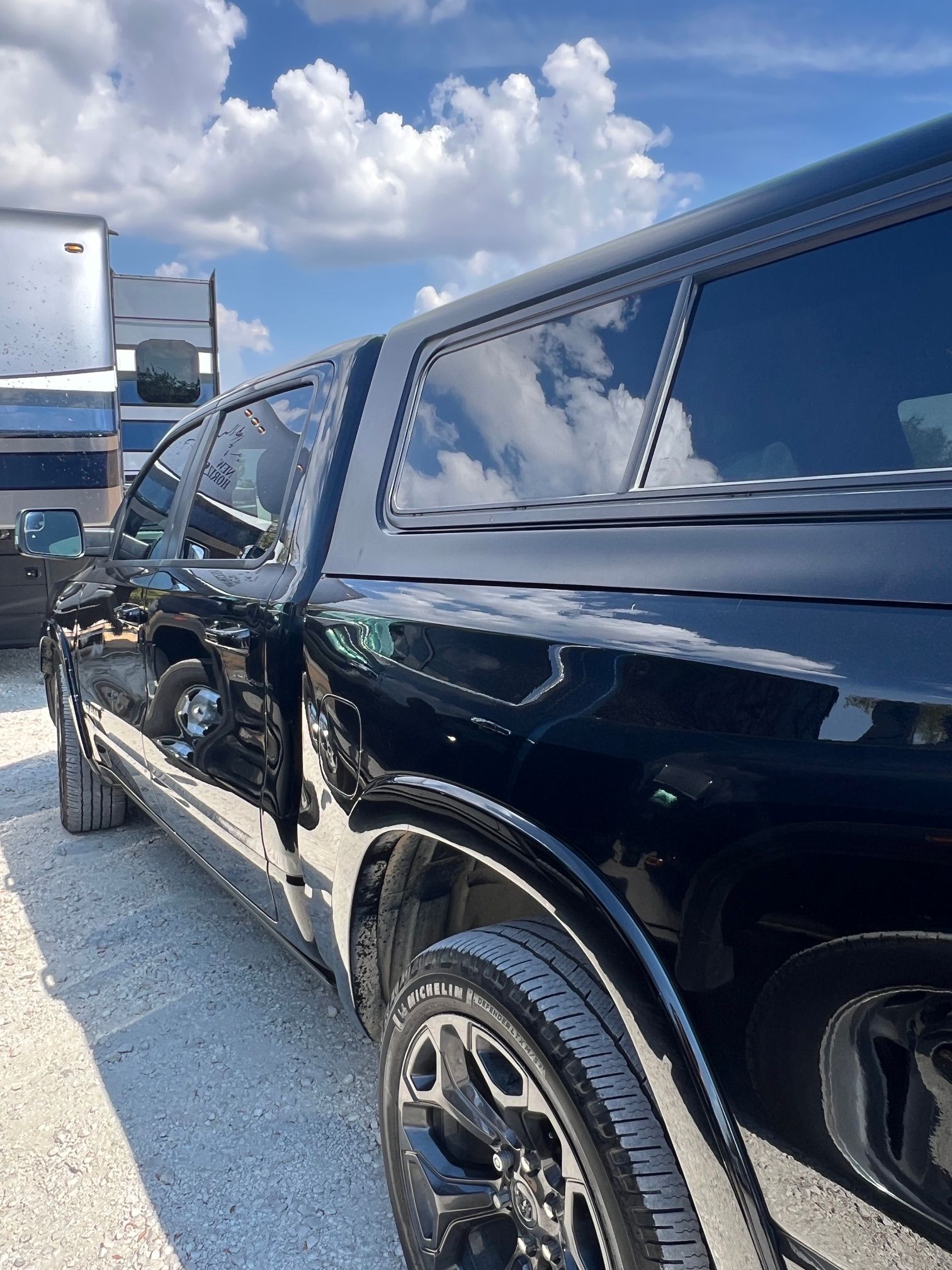 Used 2020 RAM 1500 Limited w/ Black Appearance Package AWD/4WD image 5