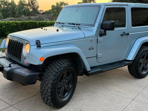 Used 2012 Jeep Wrangler Sahara image 9