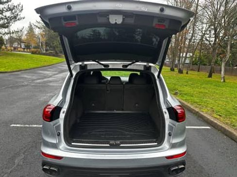 Used 2015 Porsche Cayenne Turbo w/ Premium Plus Package AWD/4WD image 12