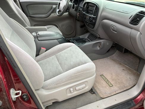 Used 2006 Toyota Sequoia SR5 AWD/4WD image 9
