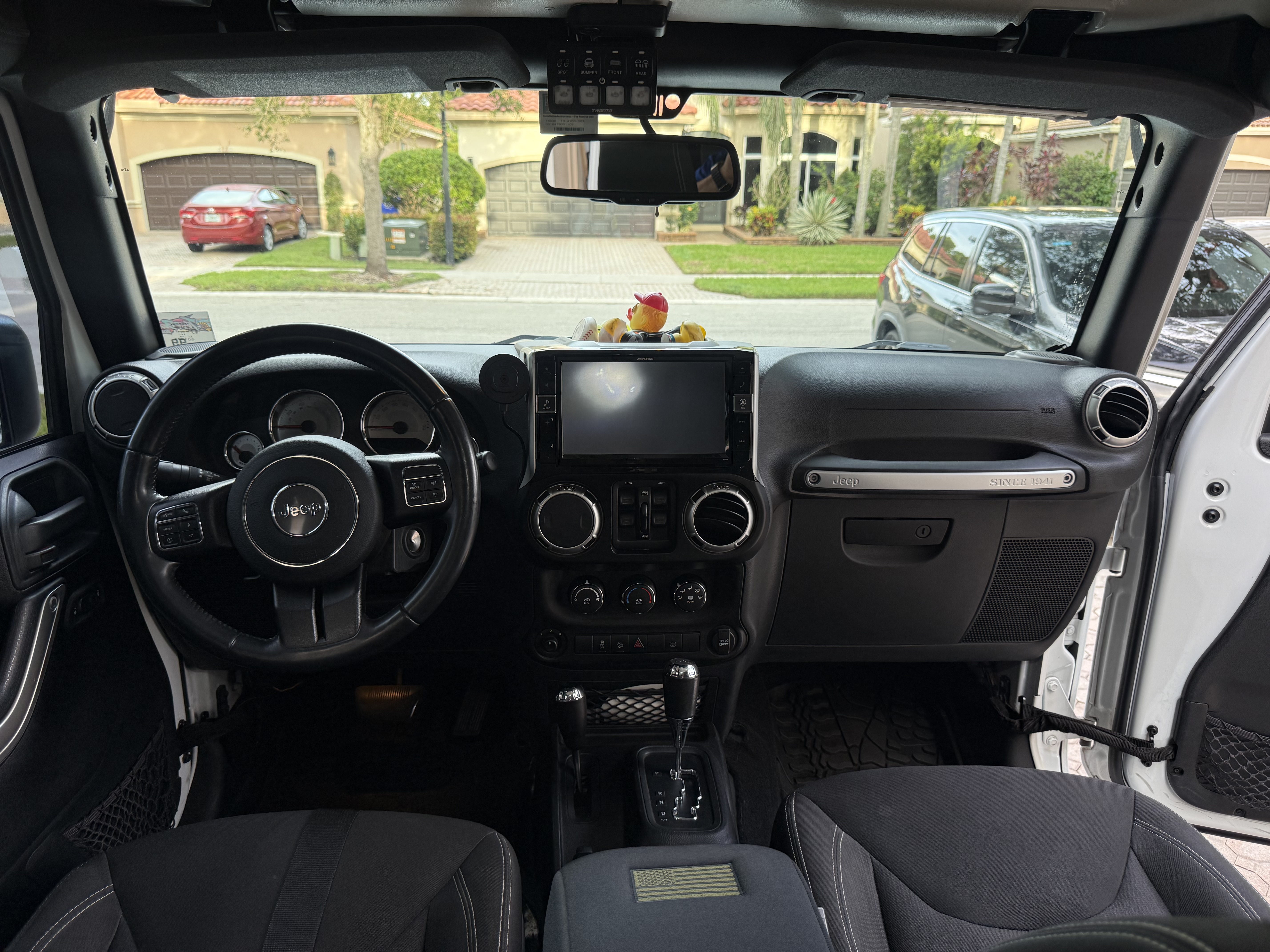 Used 2016 Jeep Wrangler Unlimited Sahara w/ Dual Top Group AWD/4WD image 17