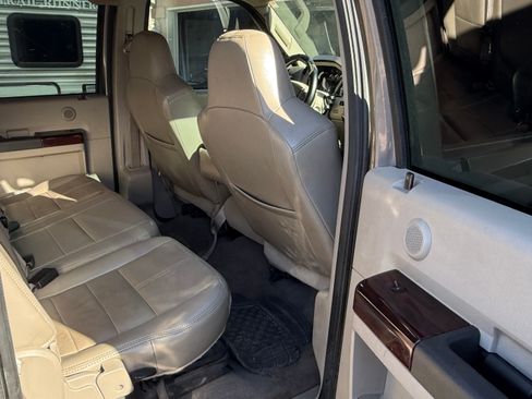 Used 2010 Ford F250 Lariat image 15